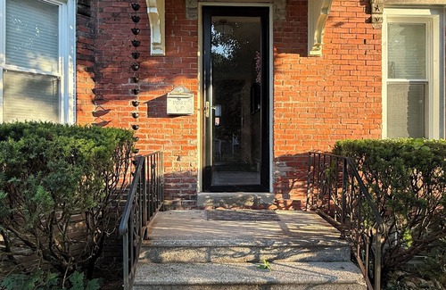 Owosso Condo | Historic 2-bedroom condo in Owosso