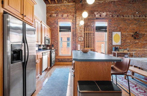 Stillwater Apartment | Historic 2-bedroom loft in charming downtown Stillwater right on Main St.