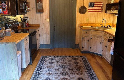 Summit Point Cottage | Historic 2-bedroom Cottage in Summit Point, WV