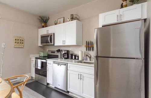 West Central Apartment | Historic 2 KING BED, 1 Bath Near Downtown Spokane!