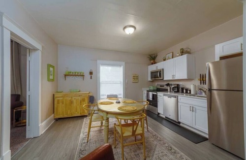 West Central Apartment | Historic 2 KING BED, 1 Bath Near Downtown Spokane!
