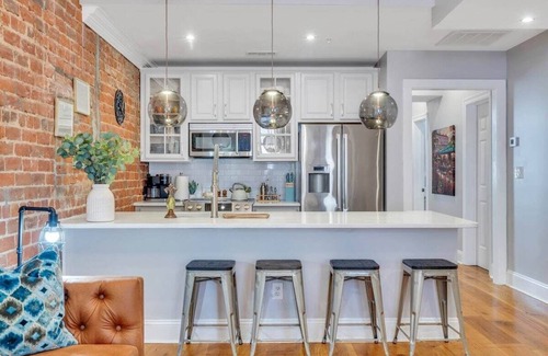 Central Business District Condo | Historic 2BR Condo, Walk to FQ & Top Dining Spots