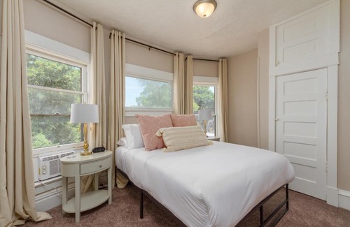 West Central Apartment | Historic 3 Bed 1 bath Near Downtown Spokane
