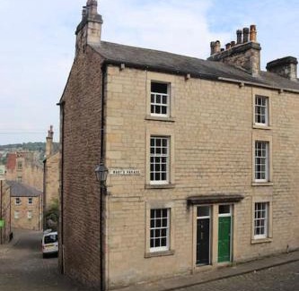 Lancaster House | Historic 3 double bed whole house by castle