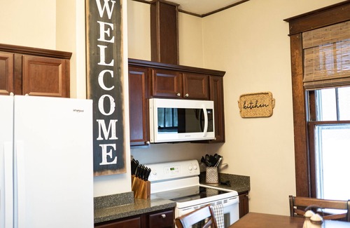 Appomattox House | Historic 3BR Bungalow in the Town of Appomattox