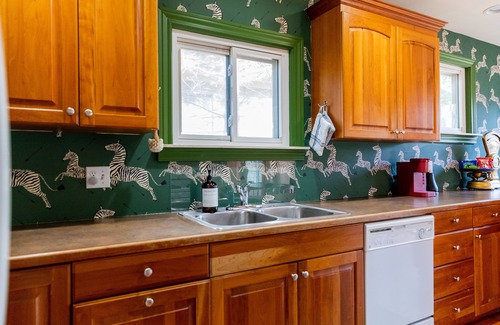 Clarkston Cottage | Historic 4-bedroom cottage with modern updates.