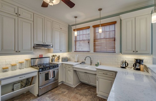Music Row House | Historic 4-Bedroom Manor | Walk to Music Row & Vanderbilt | Family Retreat