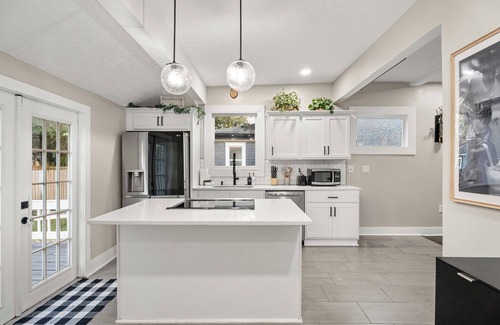 Riverside House | Historic 4BR Home centrally located in Riverside