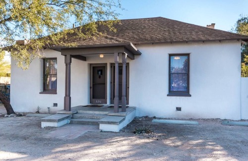 West University House | Historic 4th Ave Sunshine Suite