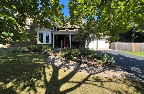 Kenvil House | Historic 5-bedroom house with beautiful back yard suitable for private events.