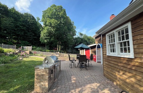 Kenvil House | Historic 5-bedroom house with beautiful back yard suitable for private events.
