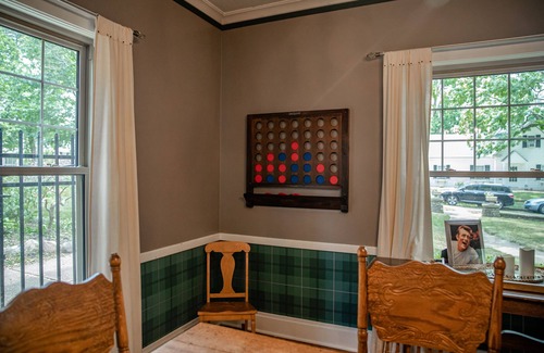 Decatur House | Historic 5bd House w/Sunroom & 2 Fireplaces