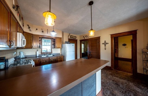 Tefft Other | Historic 6-bedroom Country farmhouse AC, WiFi in rural Francesville