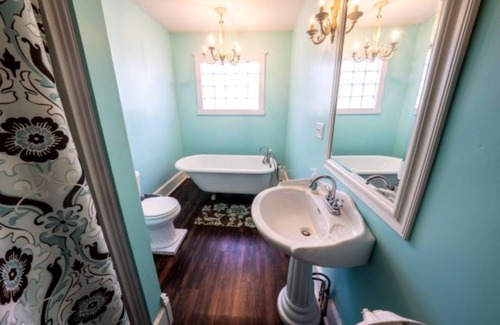 Tefft Other | Historic 6-bedroom Country farmhouse AC, WiFi in rural Francesville