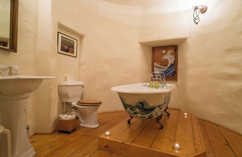 Cupar Other | Historic 6-Bedrooms Castle Retreat
