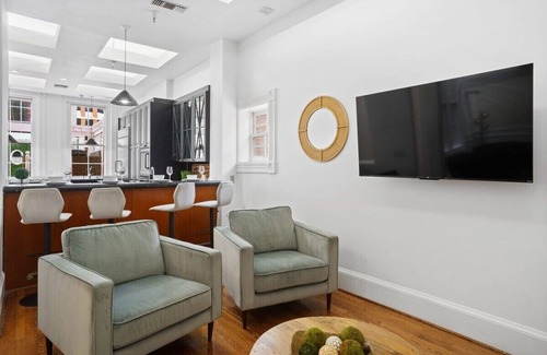 East Village House | Historic 9BR Yuma Mansion in Gaslamp’s Best Spot!