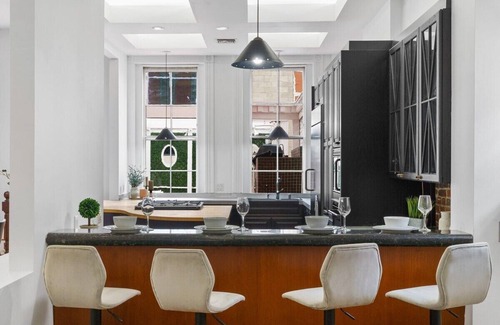 East Village House | Historic 9BR Yuma Mansion in Gaslamp’s Best Spot!
