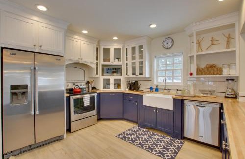 Albion House | Historic Albion Mountain Cottage on Quiet Street!