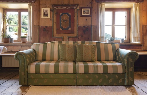 Albions Apartment | Historic apartment Huber Stube with Mountain View, Balcony & Wi-Fi