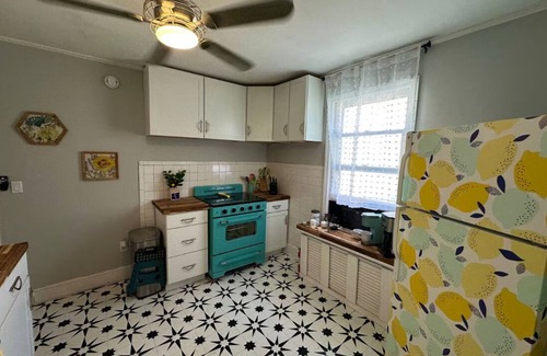 Old Southwest Apartment | Historic Apartment in Roanoke Near Carilion Hospital & Downtown - Pet Friendly