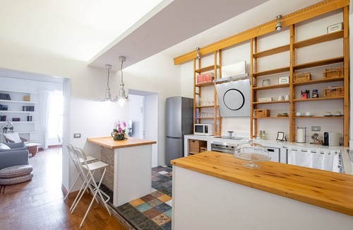Vatican Apartment | Historic apartment near St. Peter's and the Vatican museums. Metro 2min walk