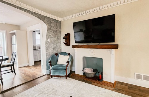 Great Falls House | Historic Art District Retreat