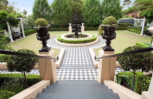Lewisham Apartment | Historic Art-filled Studio Close to Transport
