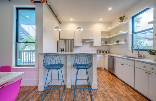 West End House | Historic B&B in the Heart of Austin: 3 Unique & Private Suites, Sleeps 10!