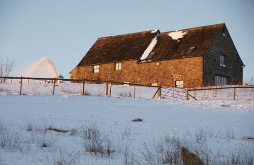 Longnor Cottage | Historic Barn With Breathtaking Views Over Derbys/Staffs Border. Pet friendly.