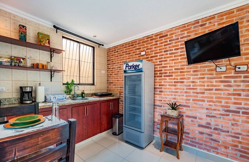 Amon Apartment | Historic Barrio Amon at Downtown San Jose bright apartment with private balcony