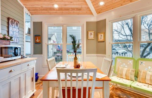 Bemus Point Apartment | Historic Bemus Point Studio with Porch Walk to Lake