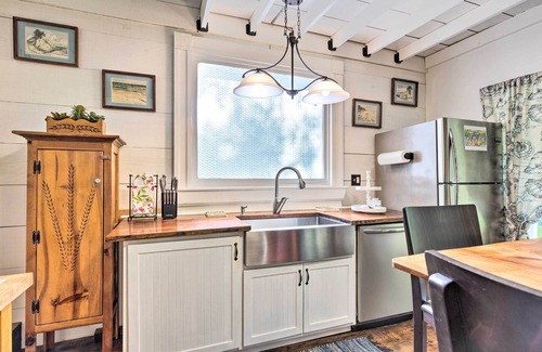 Ocean Springs Cottage | Historic Biloxi Bay Cottage w/Beautiful View