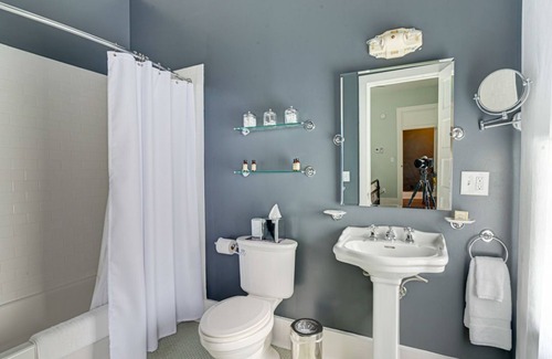 Trout Lake Hotel | Historic Birch Lodge and Motel