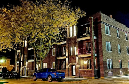 Richmond Apartment | Historic Bldg - Luxury Apt 6A