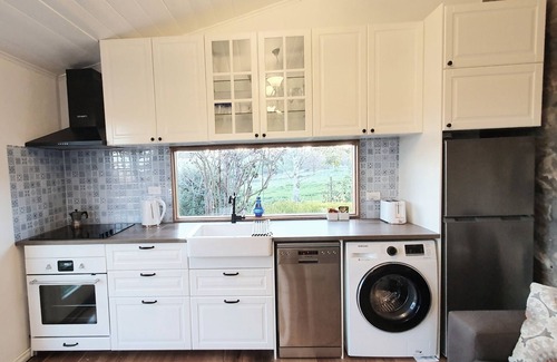 Creswick House | Historic Bluestone Cottage in Creswick EST 1860