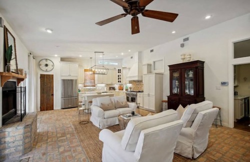 Mandeville Cottage | Historic Blume Cottage-2Blocks to Lakefront in Old Mandeville