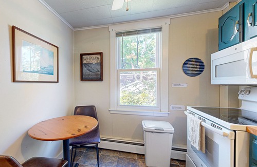 Boothbay Harbor Apartment | Historic Boothbay Harbor cottage with antique decor, washer/dryer & deck