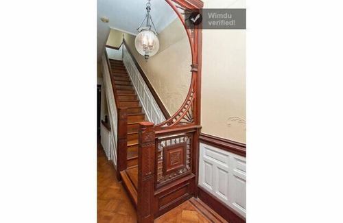 Bedford-Stuyvesant House | Historic brownstone living - understated elegance