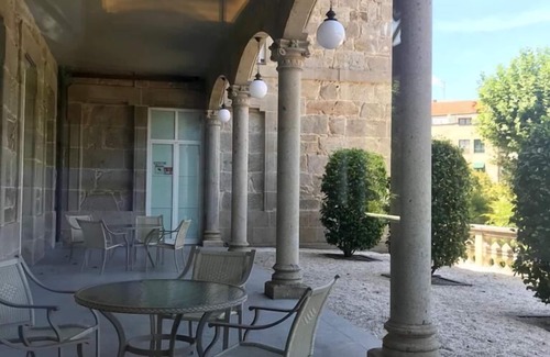 Mondariz-Balneario Apartment | Historic building Mondariz-Balneario: peace, tranquility, ideal for teleworking