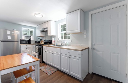 Del Mar House | Historic Bungalow+ColePark+Ext Stay Discts-2