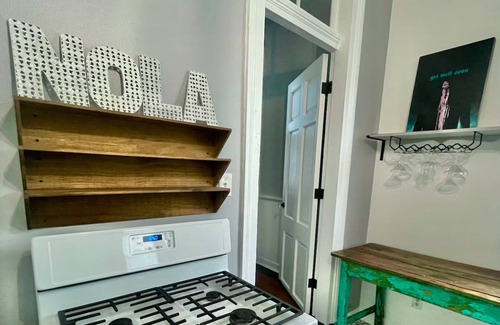 Bywater Cottage | Historic Bywater @ BR art gallery cottage and oasis!