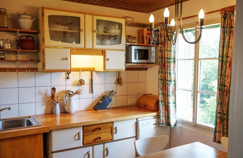 Klausen-Leopoldsdorf House | Historic Cottage in the Beautiful Vienna Woods, Artists/Writers Retreat