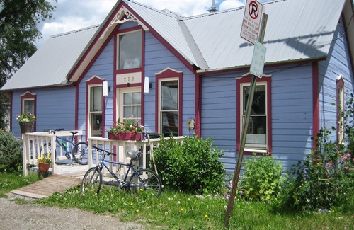 Crested Butte Cottage | Historic Cabin In The Heart Of Downtown Crested Butte. licence # 001140