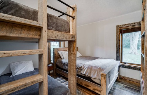Luck Cabin | Historic Calderwood Lodge - Bone Lake - Luck, WI
