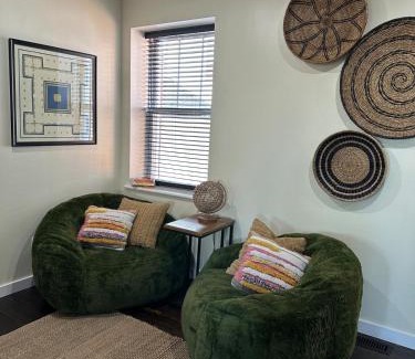 The Gate House | Historic Carriage House Near Attractions