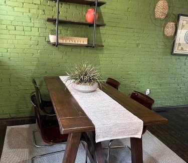 The Gate House | Historic Carriage House Near Attractions
