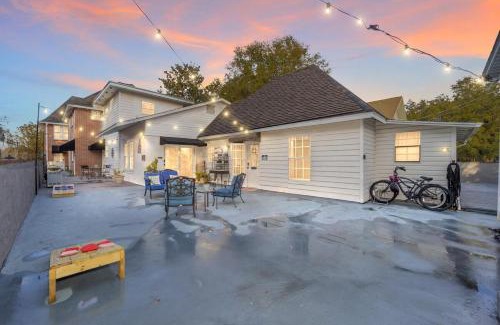 Historic District House | Historic Carriage House Downtown 2 bedroom 1 bath
