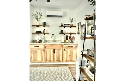 New Braunfels House | Historic Carriage House in downtown New Braunfels