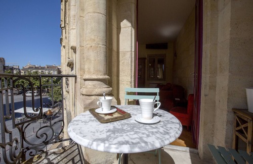 Saint-Michel Apartment | Historic center, air-conditioned with terrace