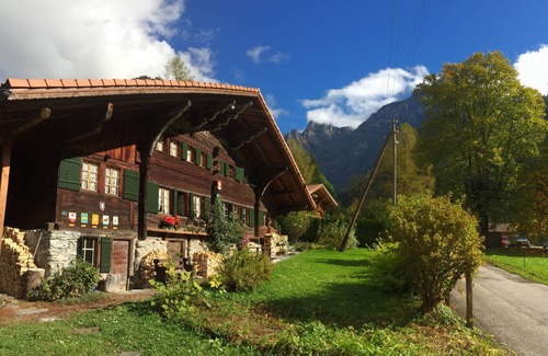 Les Plans-sur-Bex Ski Chalet | Historic chalet from 1714 in Plans-sur-Bex, Gryon-Villars-Les Diablerets